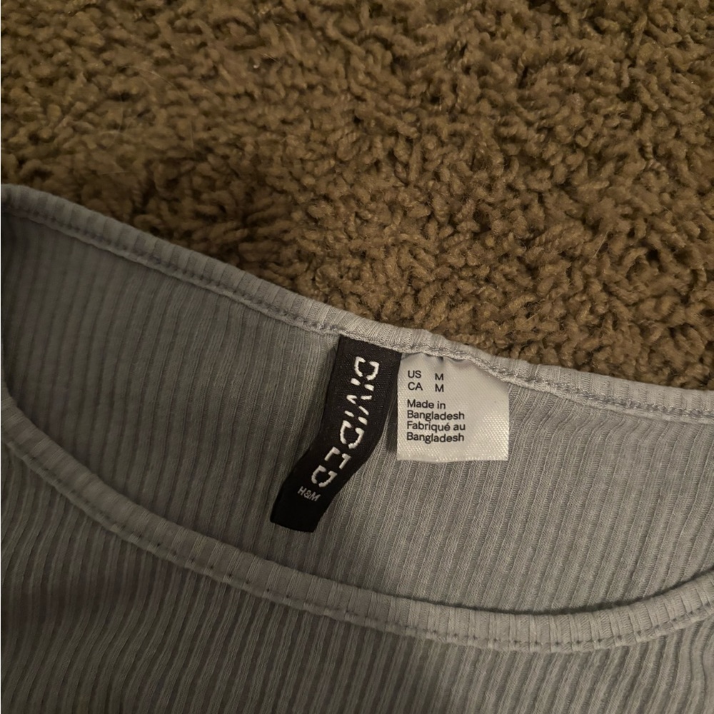 H&M Top - Picture 2 of 5